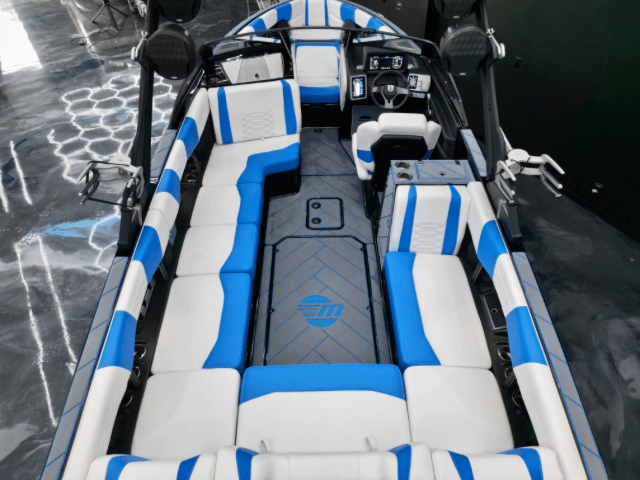 2022 Malibu Wakesetter 25 lSV