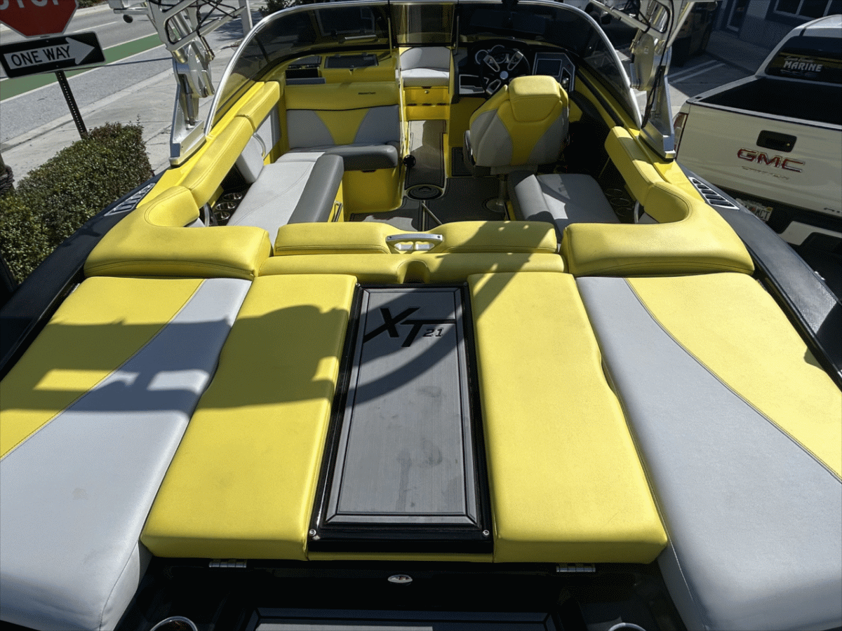2021 Mastercraft XT21