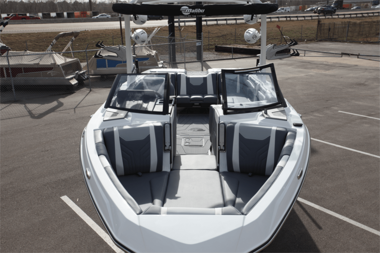 2025 Malibu 25 LSV
