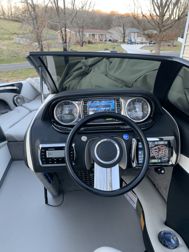 2014 Malibu Wakesetter 21 VLX – Great Condition!
