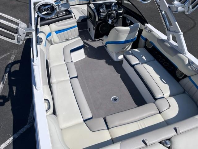 2013 Malibu Wakesetter 24 MXZ **Pending Deal**