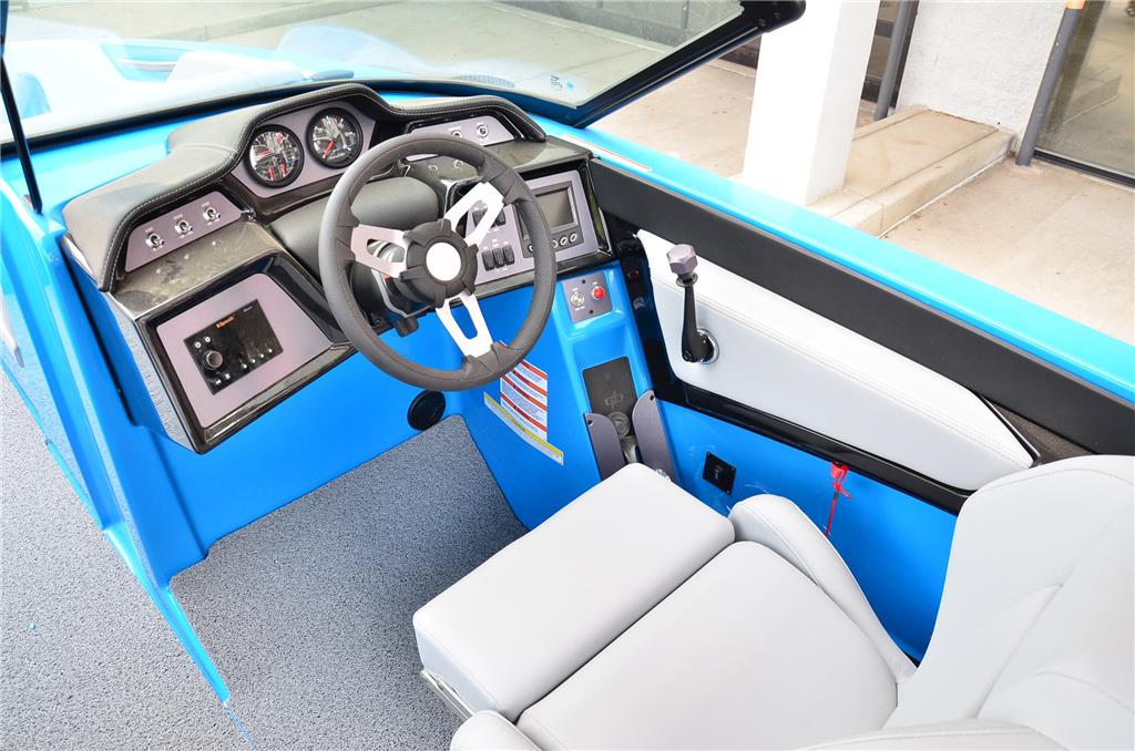 2022 MasterCraft NXT24 – ONE OWNER, LOW HOURS, SURFSTAR!
