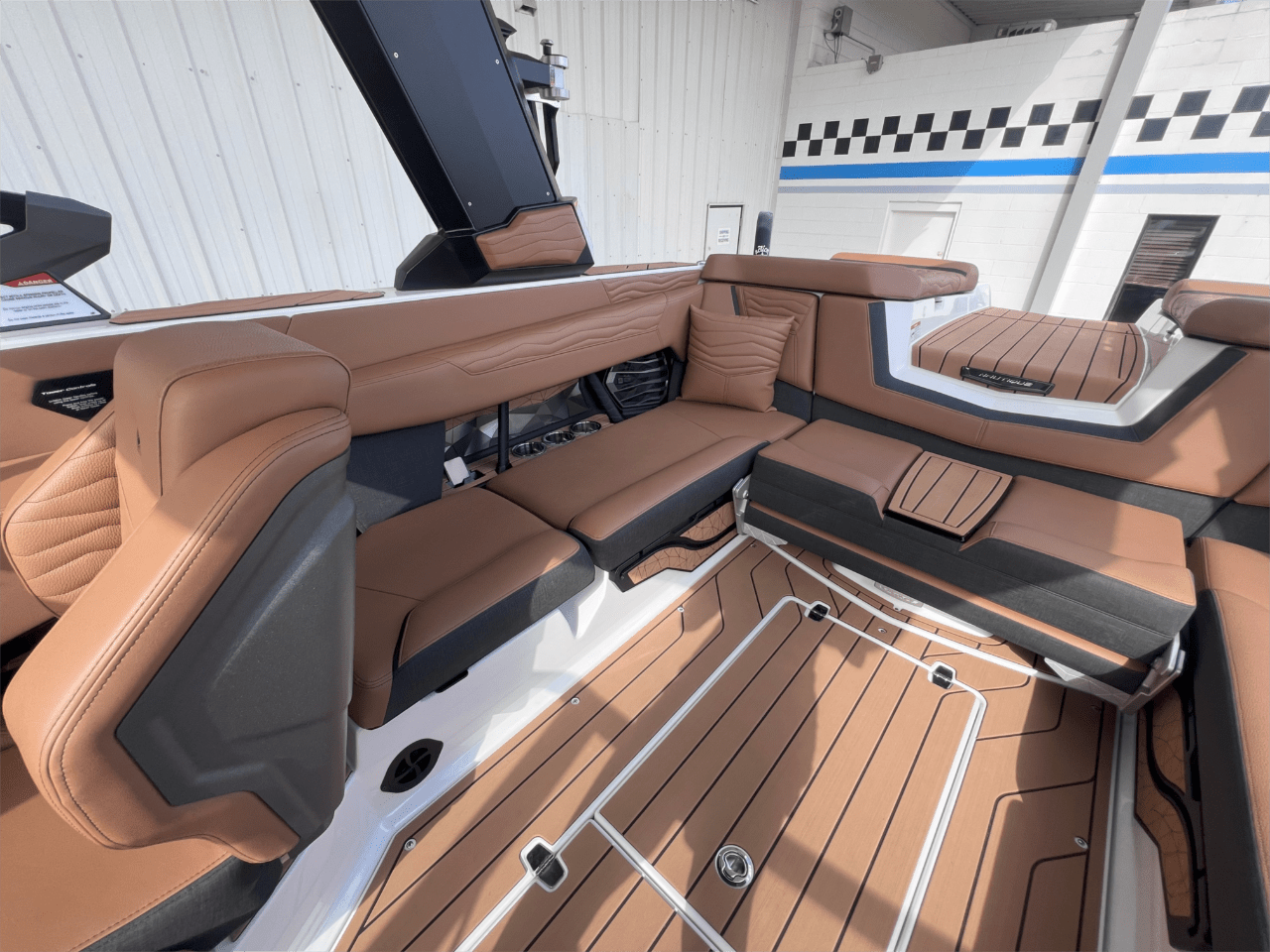 2025 Nautique G23