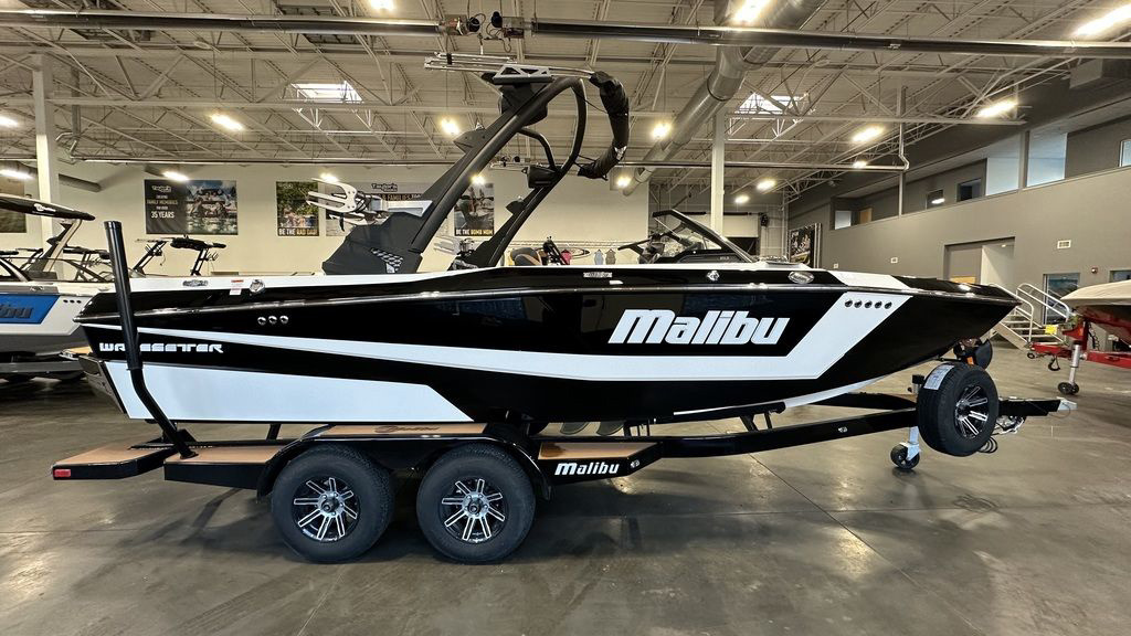 2024 Malibu 21 LX