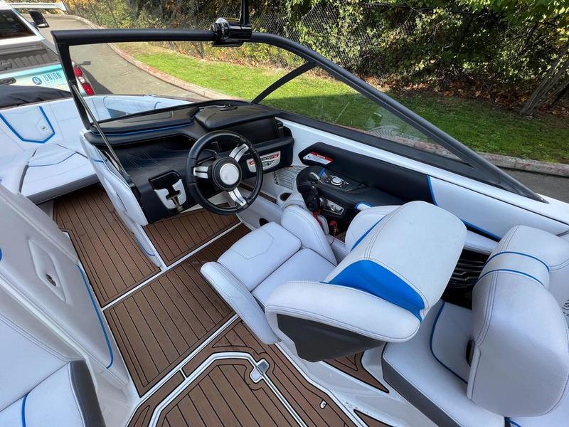 2017 Nautique G23