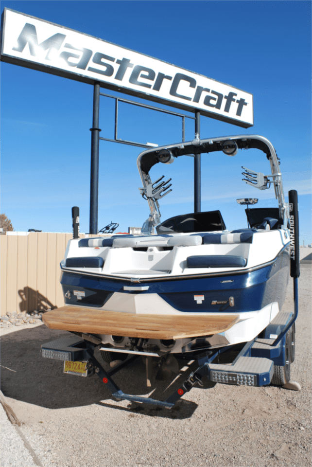 2023 MasterCraft XT22T