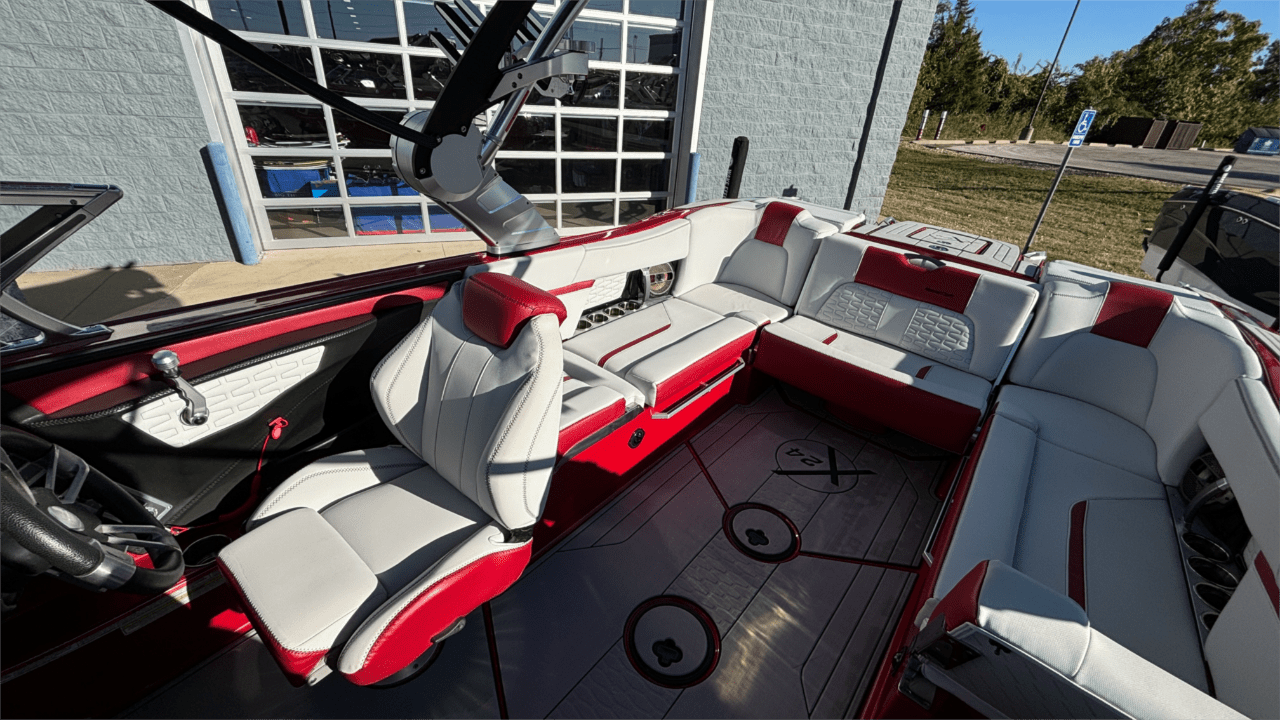 2019 MasterCraft X24