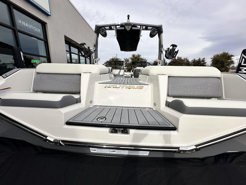 2024 Nautique G25