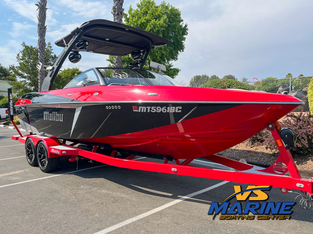 2017 Malibu Boats 25 LSV