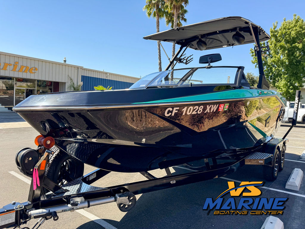 2023 Axis Wake Research T220