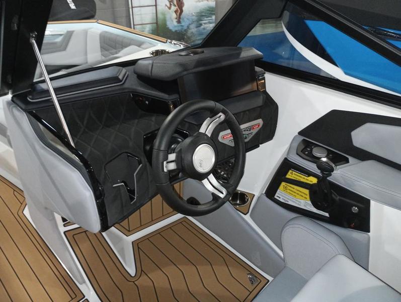 New 2024 Nautique S23
