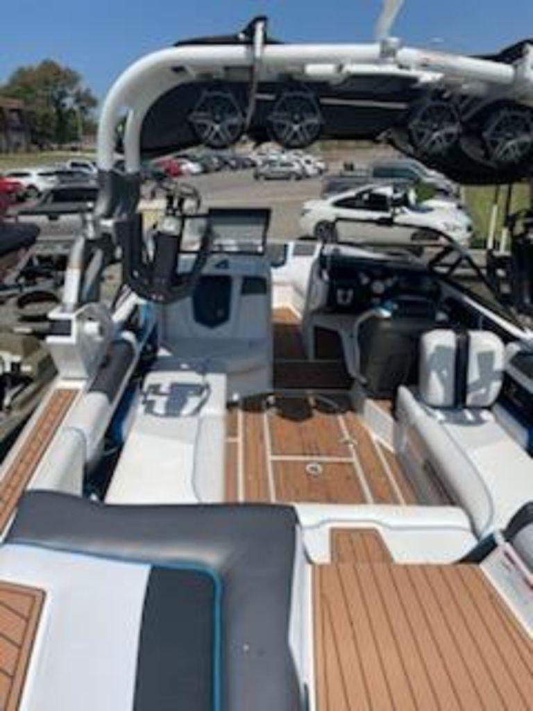 2017 Nautique G23