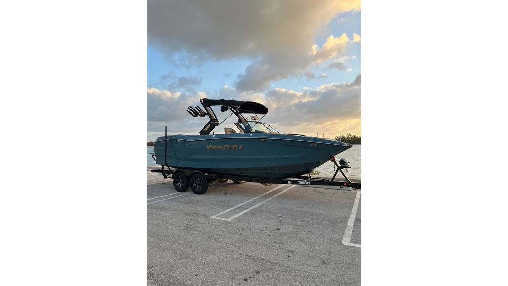 2025 Magnetic blue  Mastercraft X24