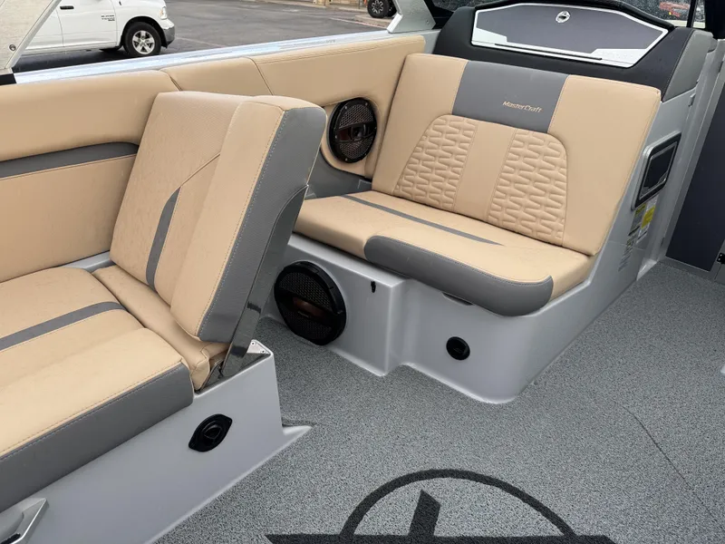 2023 MasterCraft X24