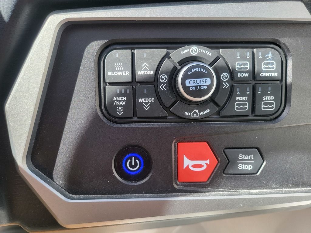 2025 Axis Wake Research A225 Icon
