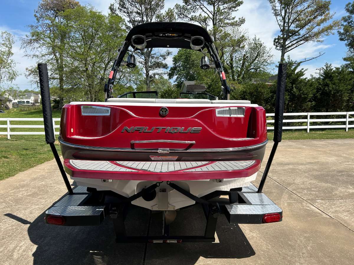 2011 Sport Nautique 226