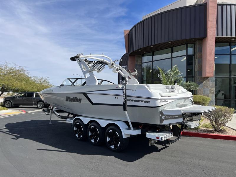 2017 Malibu 24 MXZ