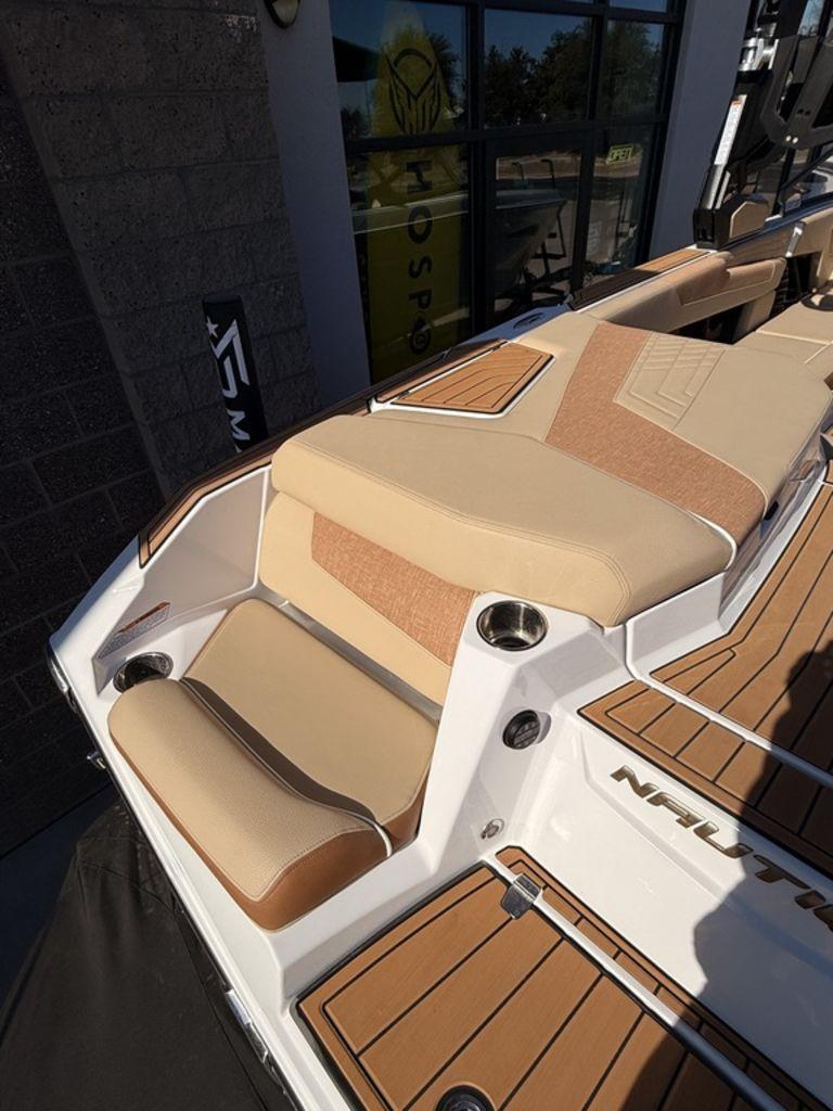 2024 Nautique G25