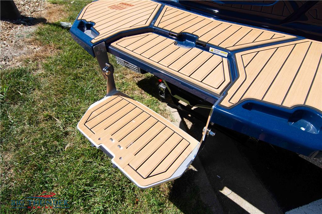 2023 MasterCraft X24