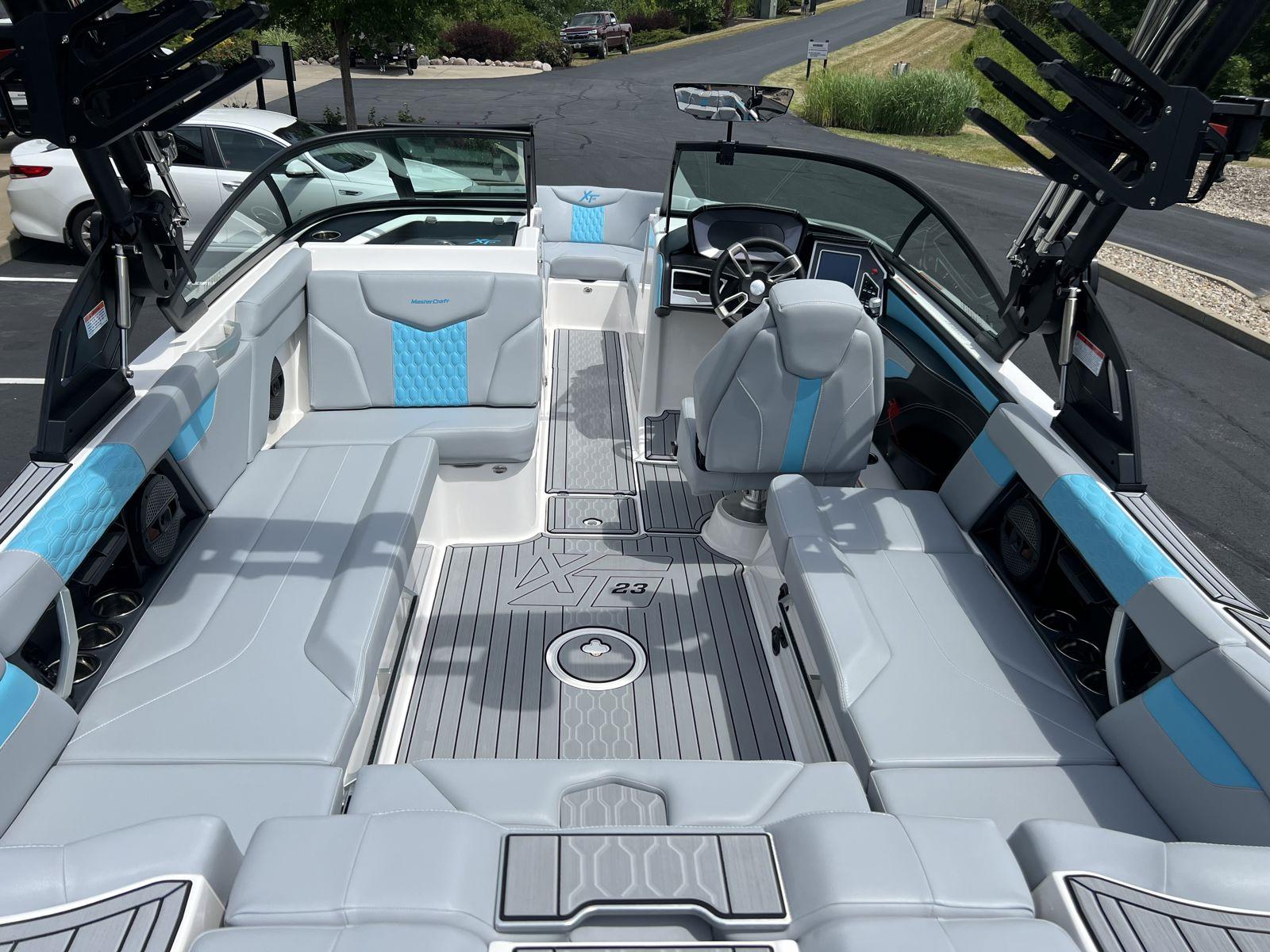 2024 MasterCraft XT23