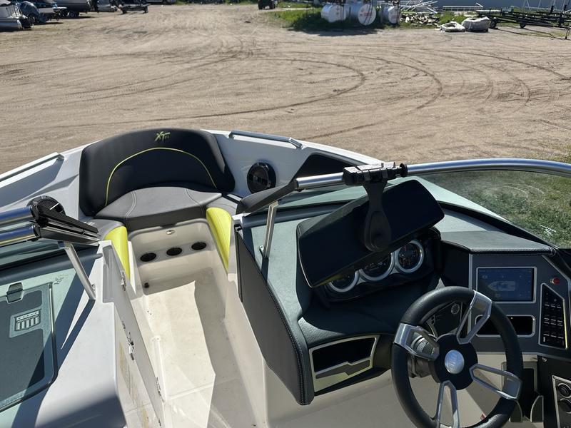 2021 MasterCraft XT21
