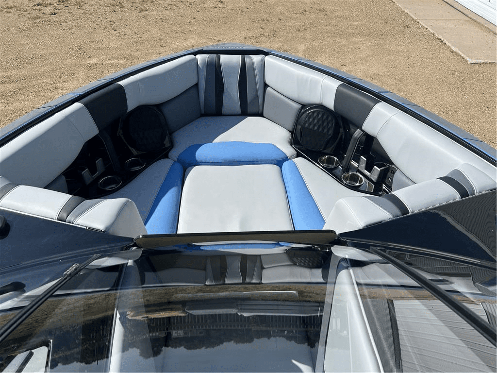 NEW 2024 MALIBU 22 LSV WAKESETTER W/ M6DI, TRAILER, AND DIAMOND HULL *DEMO*