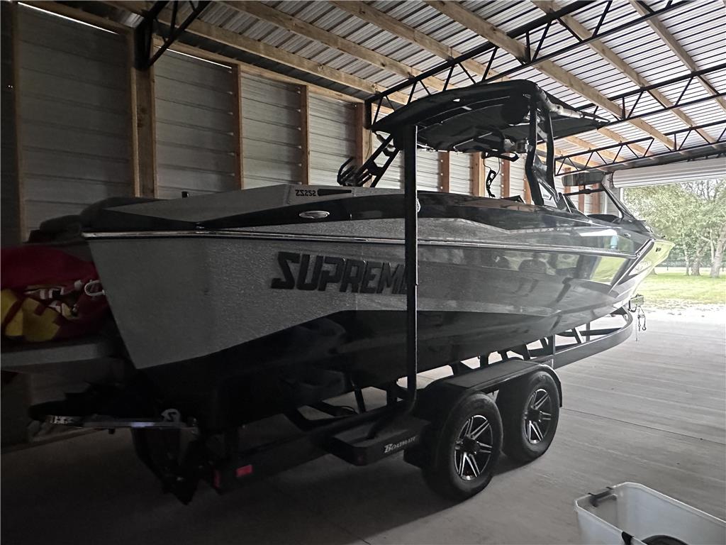 2022 Supreme ZS252