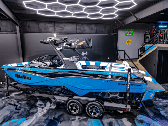 2022 Malibu Wakesetter 25 lSV