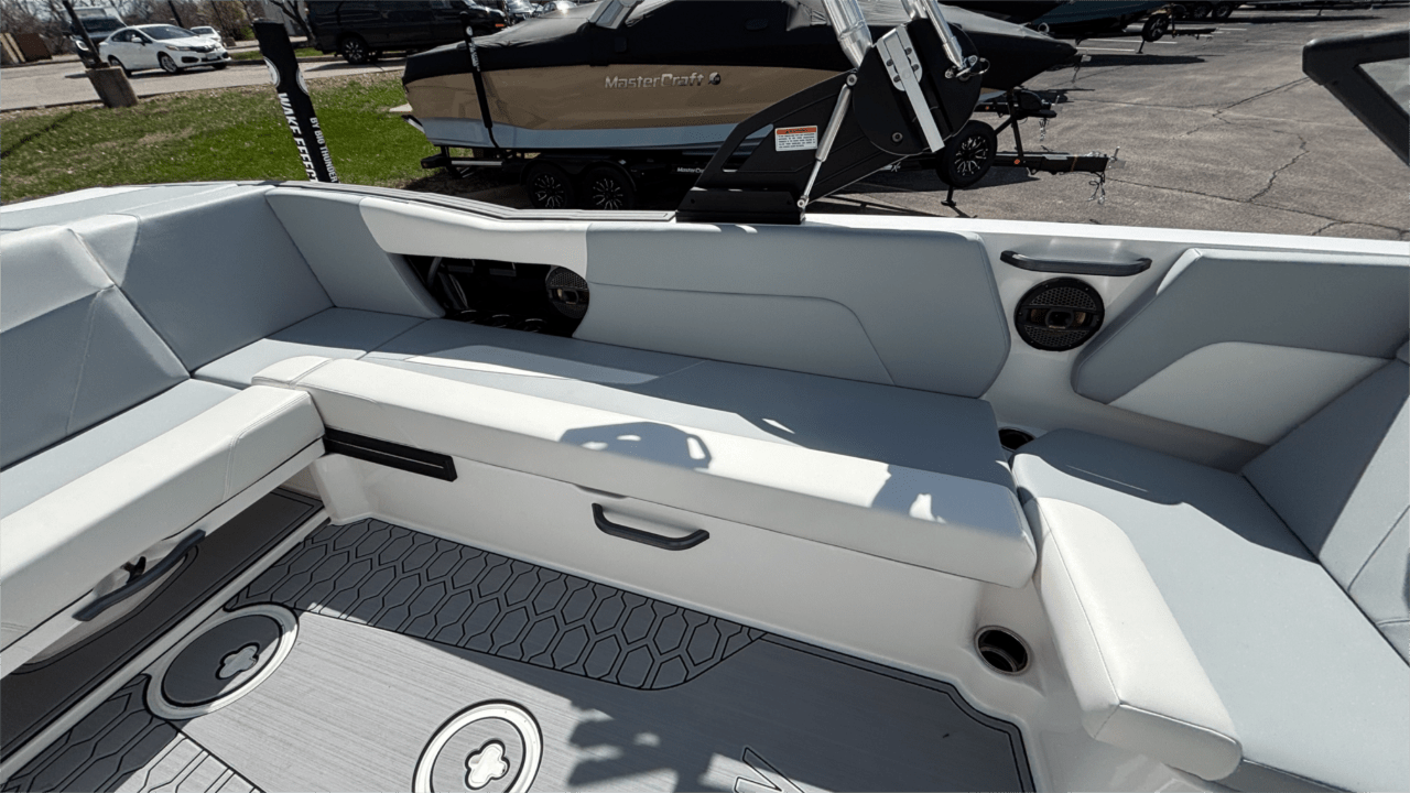 2025 MasterCraft NXT24