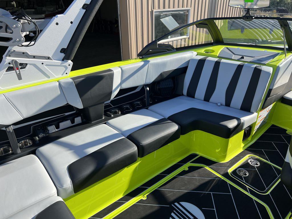 boat.Title