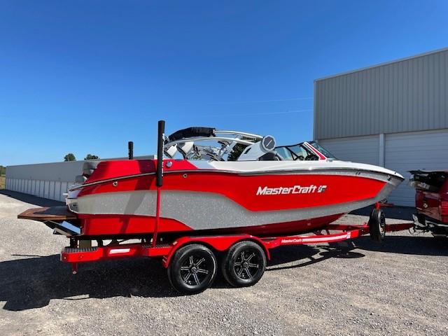 2023 MasterCraft XT22