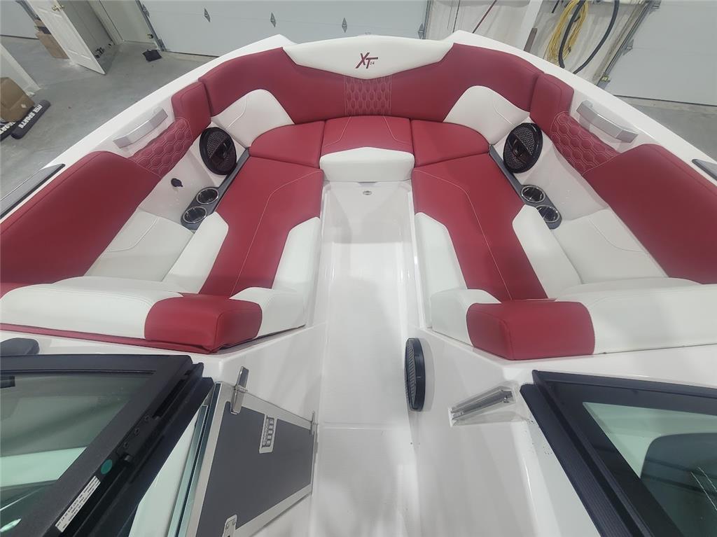 2024 MasterCraft XT24