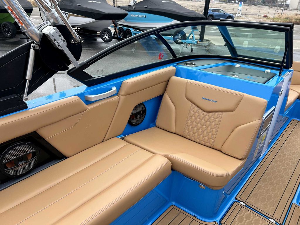 2023 MasterCraft XT23