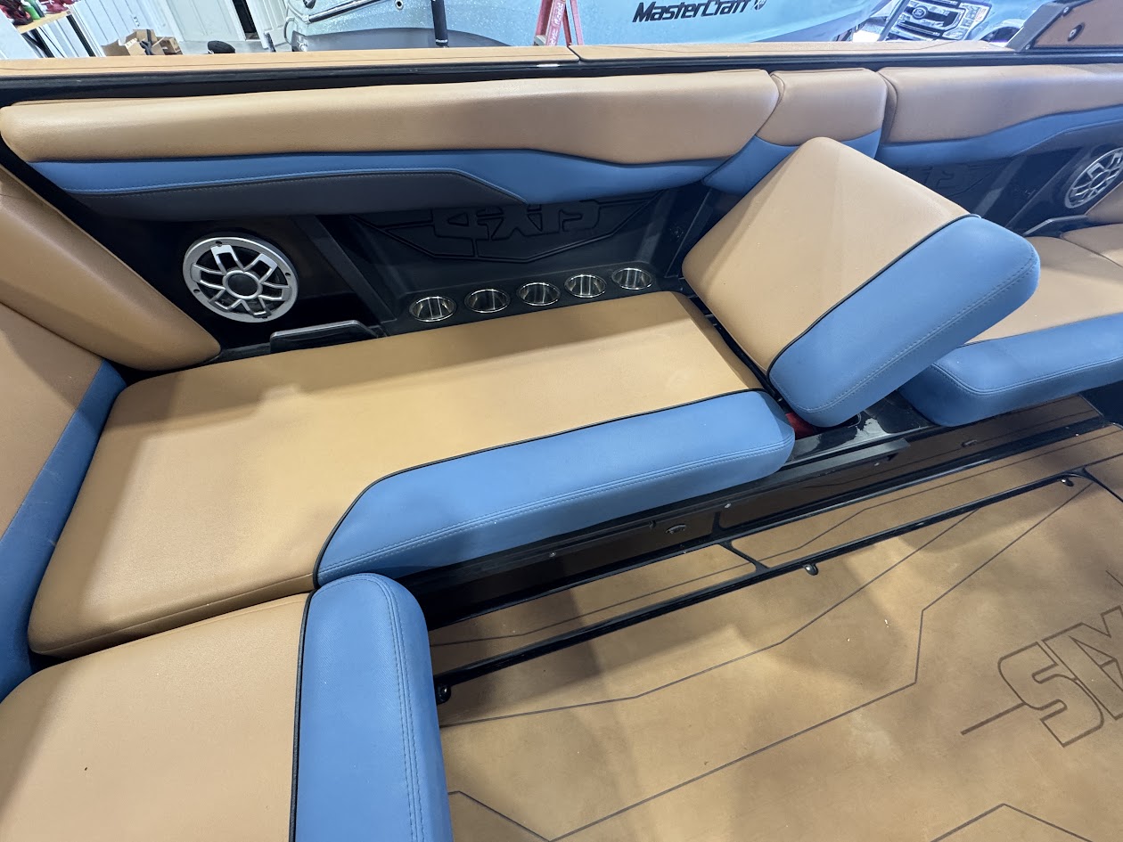 2023 Axis T250