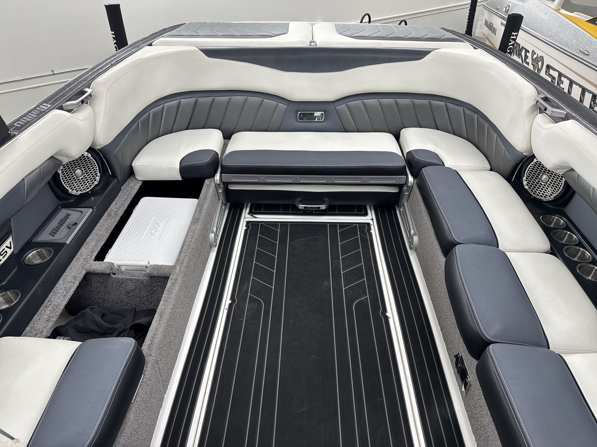 2016 Malibu 25LSV