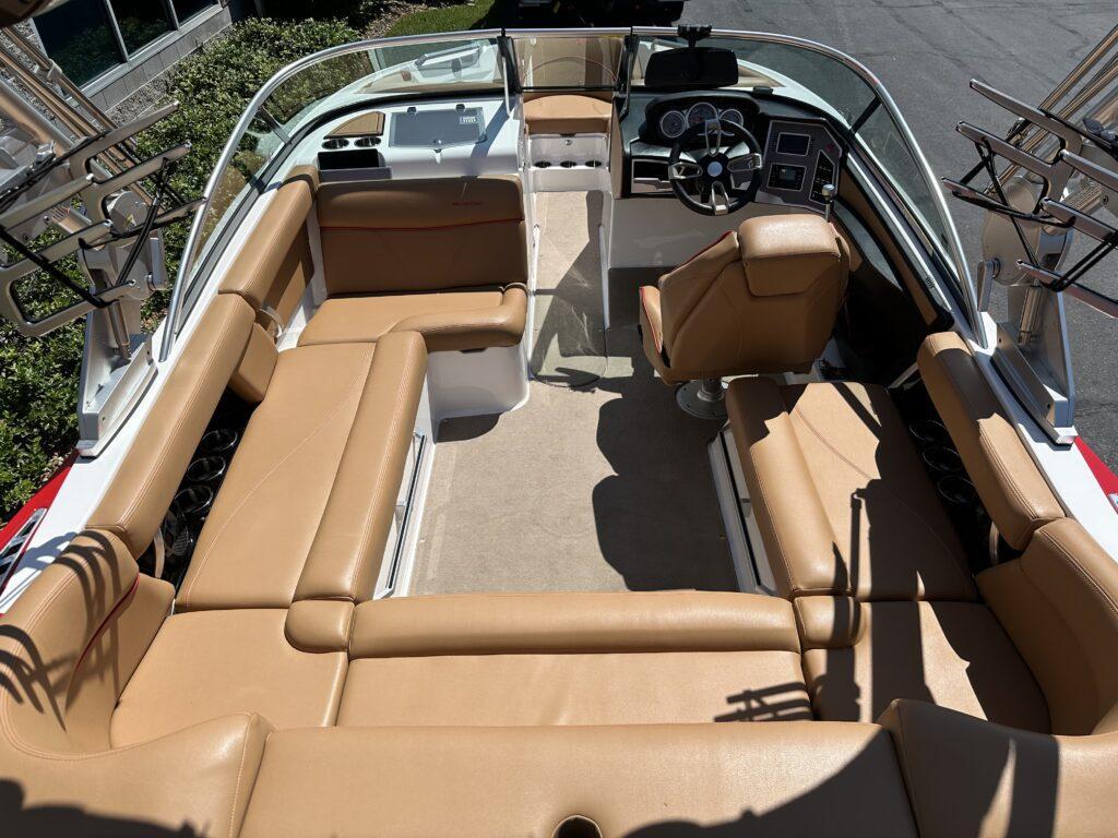 2019 MasterCraft XT21