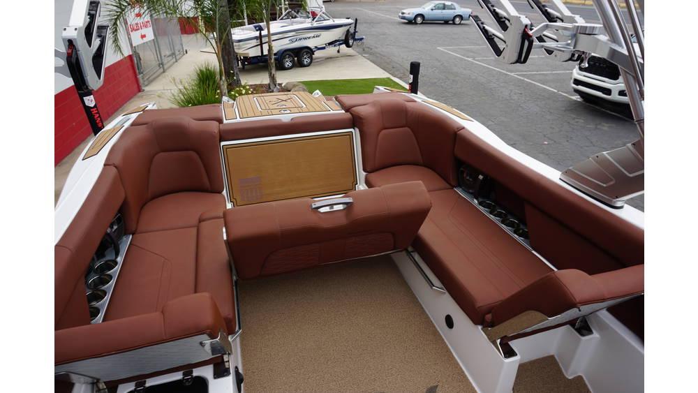 2019 MasterCraft X24