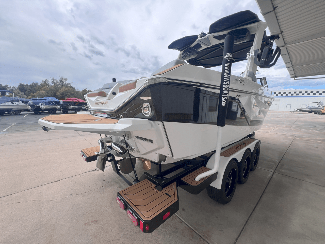 2025 Nautique G23
