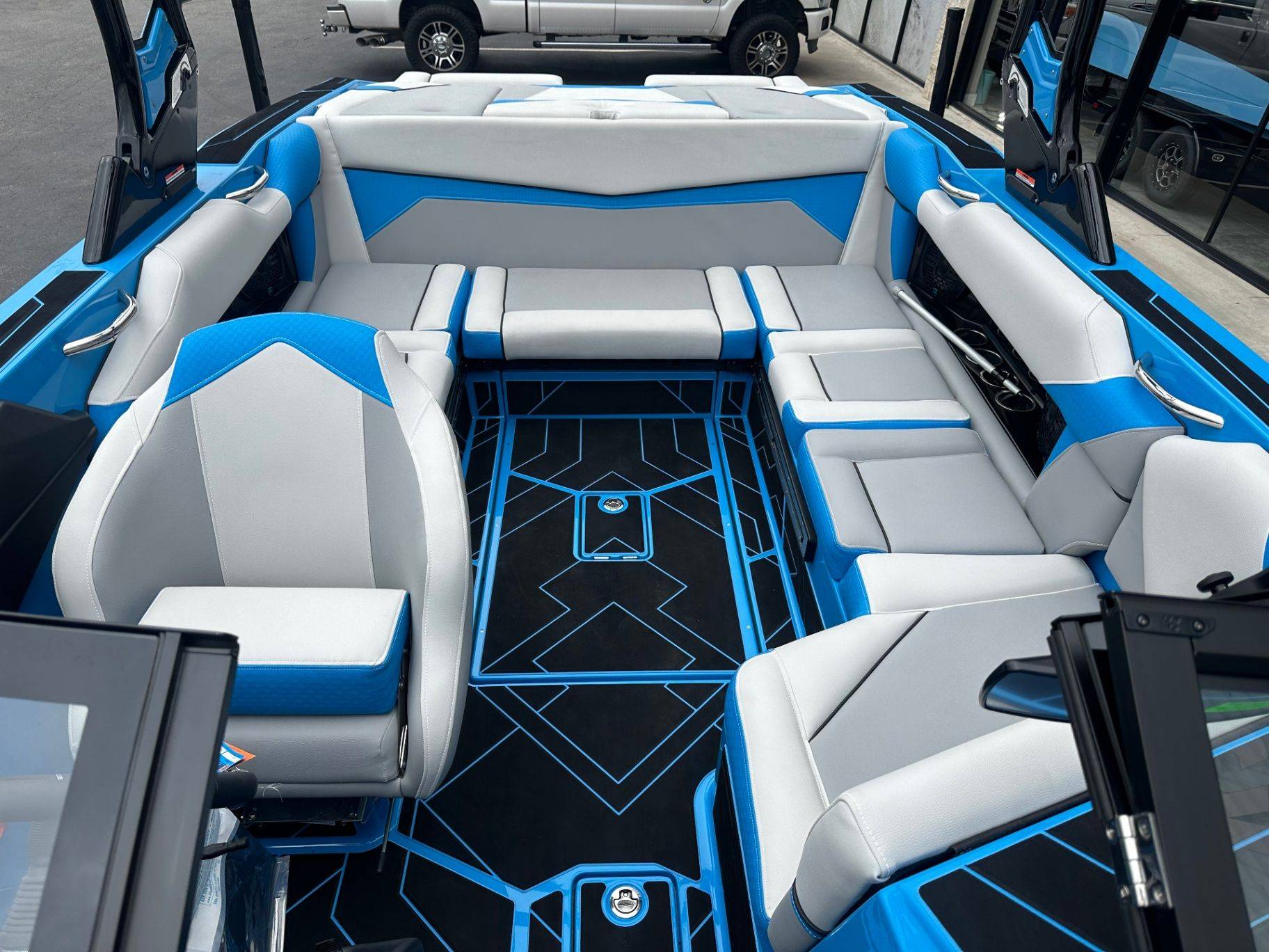 2024 Supreme S220