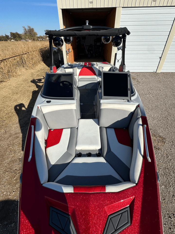 2018 Tige R22