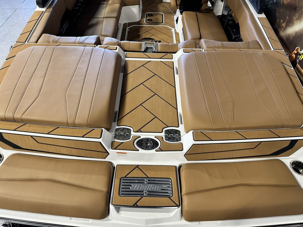 2024 Malibu 22 LSV