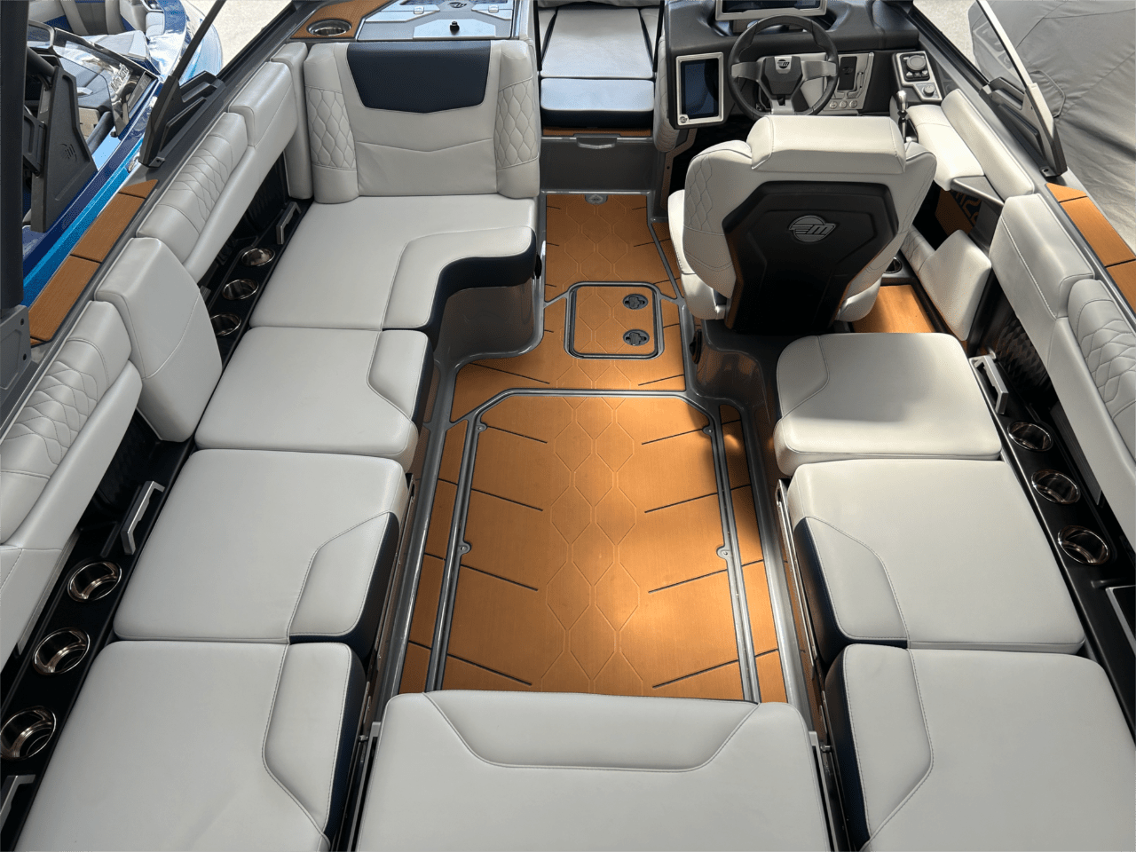 2024 Malibu M220 – Low Hours!