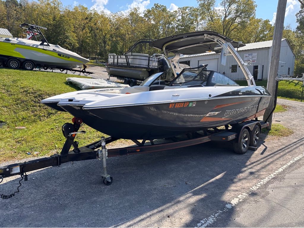 2014 Malibu Boats Wakesetter 22 MXZ