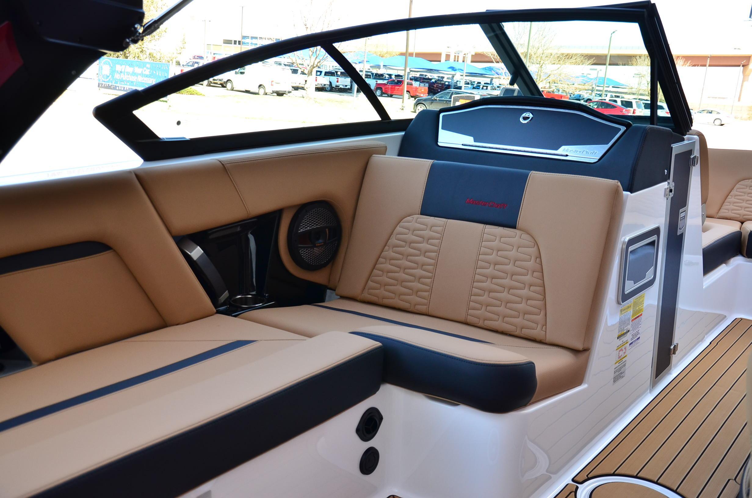 2024 MasterCraft X22 – Classic MasterCraft ProTour Red! 2024 Model Year End Clearance!