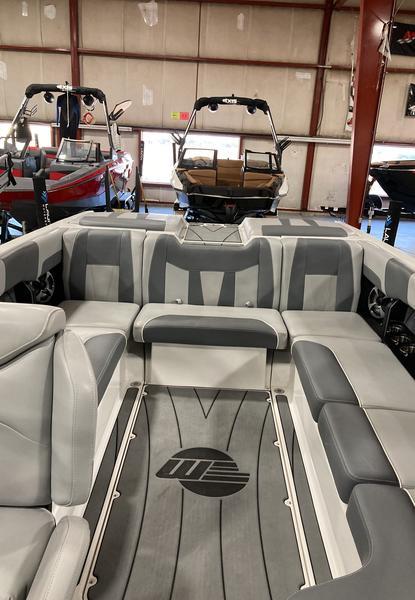 2021 Malibu 23 LSV