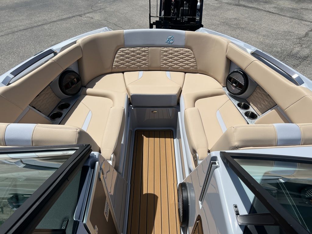2023 MasterCraft X24