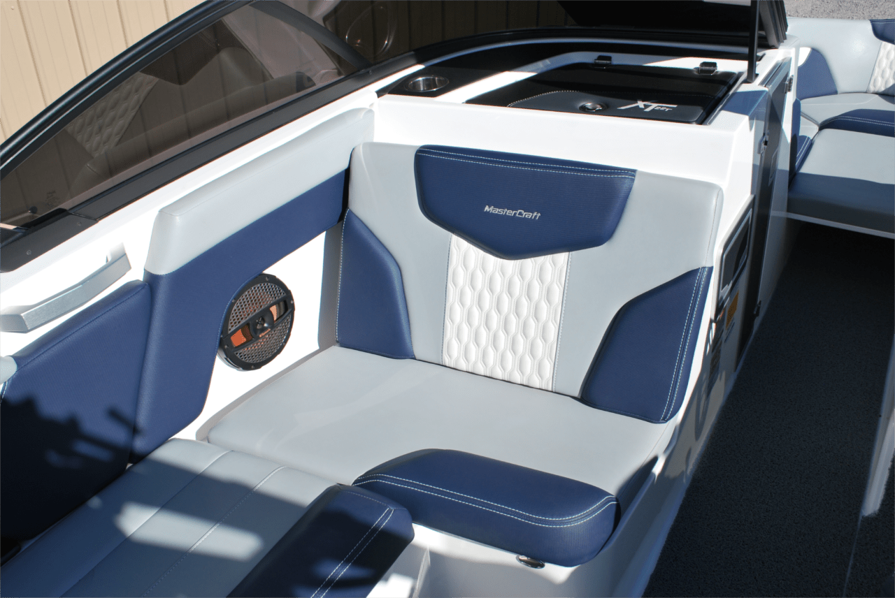 2023 MasterCraft XT22T