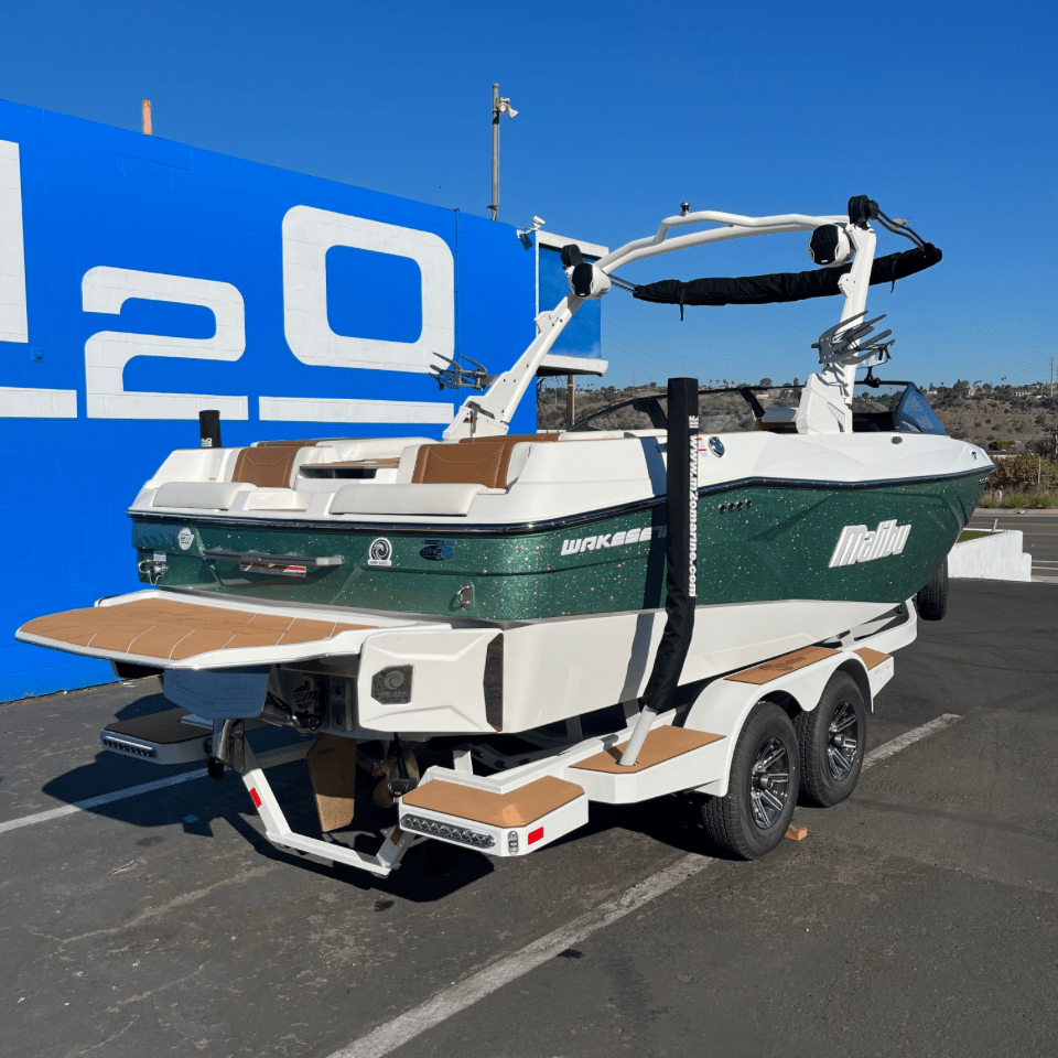 2024 Malibu 23 LSV