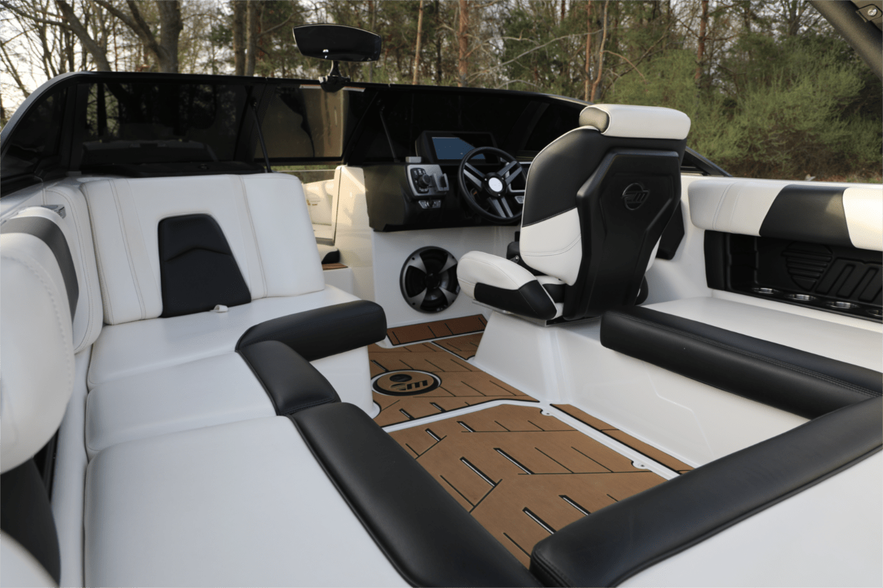 2019 Malibu 21 MLX Wakesetter – New Arrival!!!