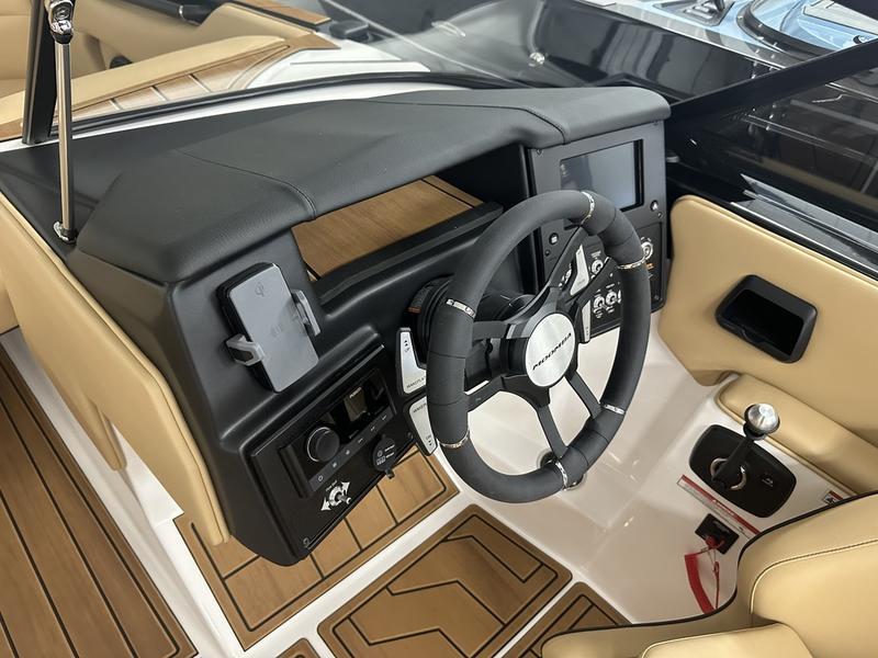 2024 MOOMBA MAX